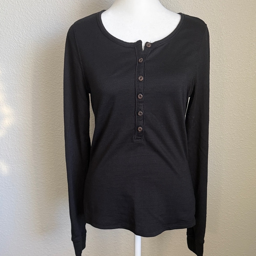 Universal Thread Black Long Sleeve Henley Button Top